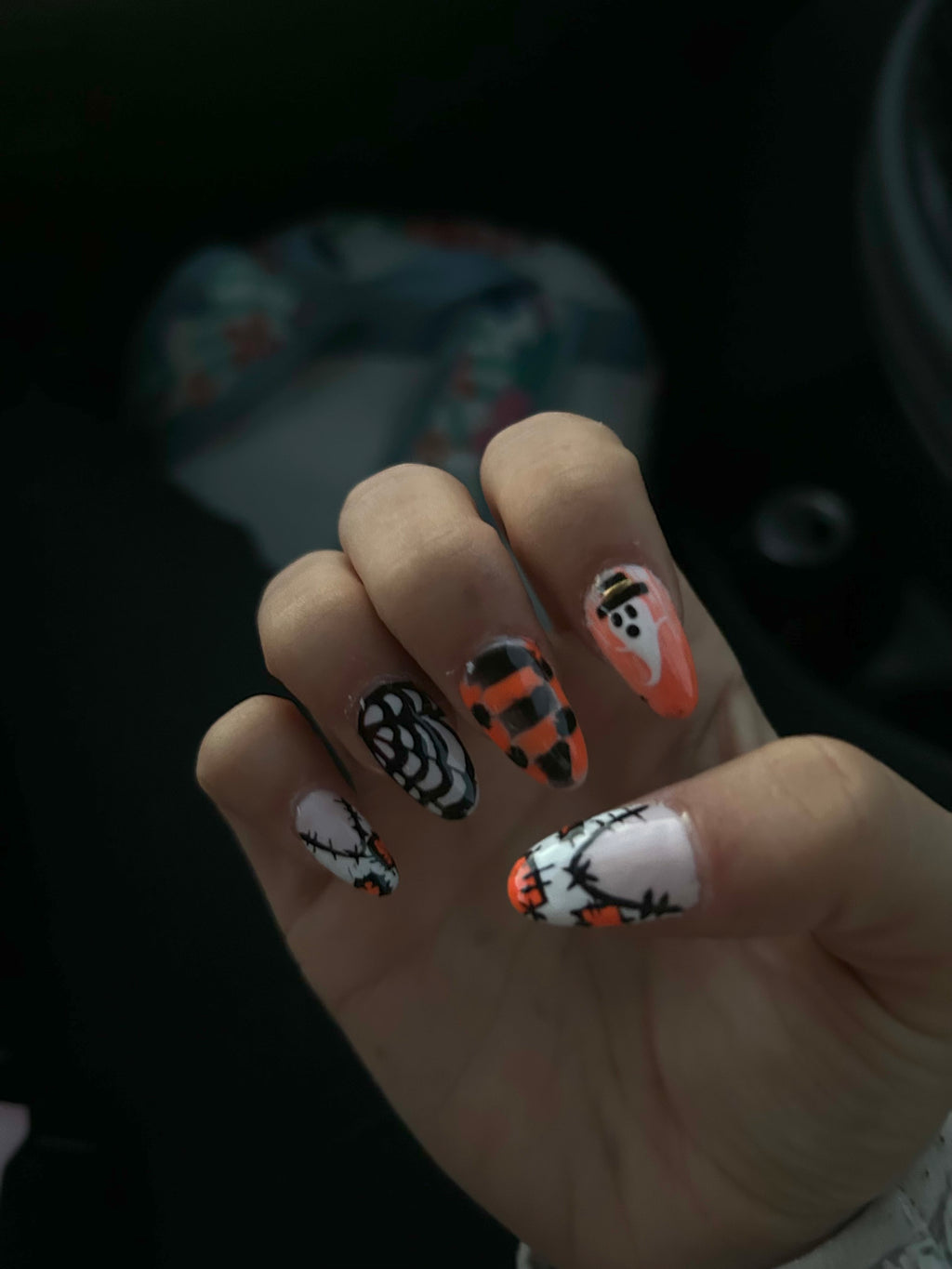 Customizable press on nail sets