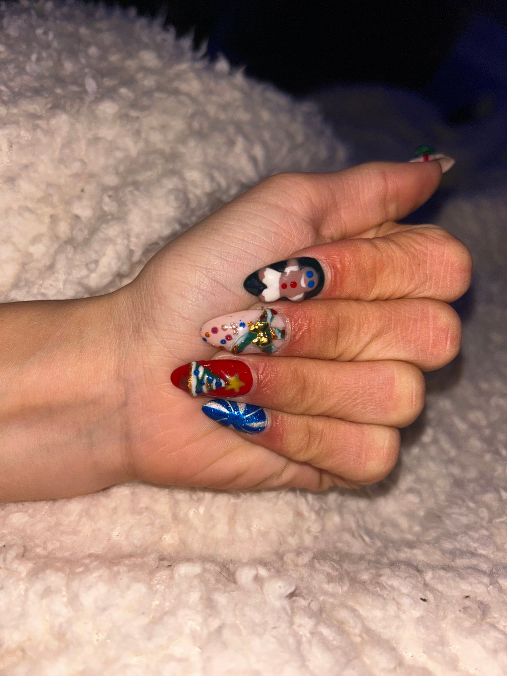 Customizable press on nail sets