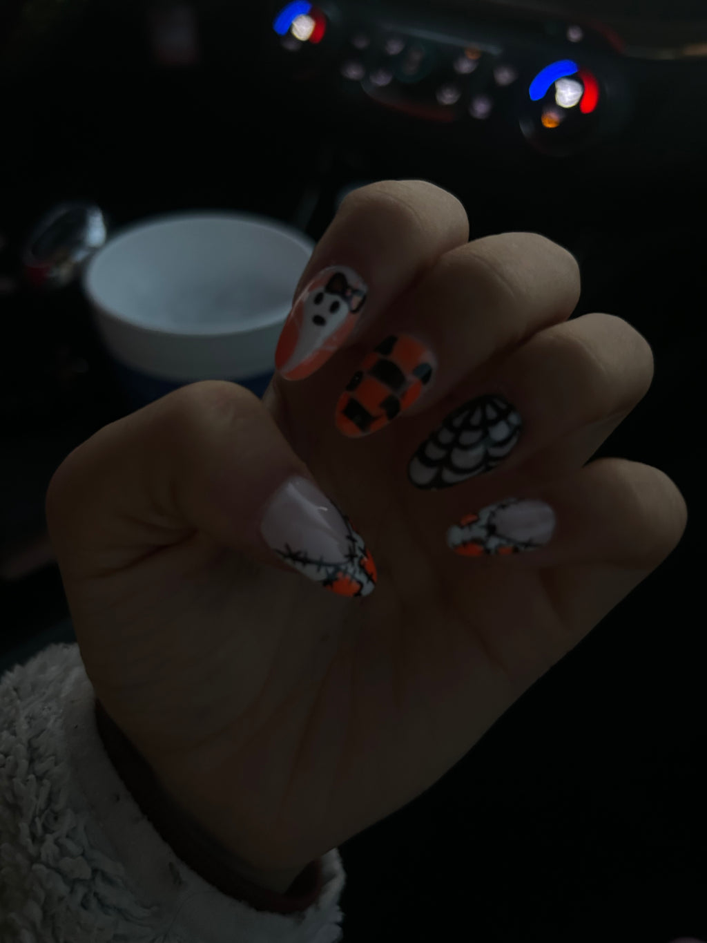 Customizable press on nail sets