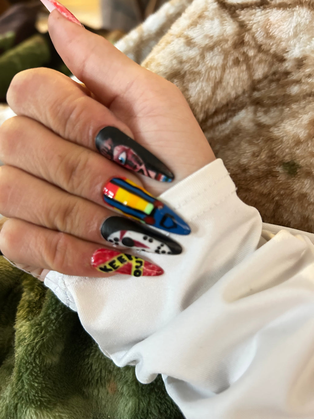 Customizable press on nail sets