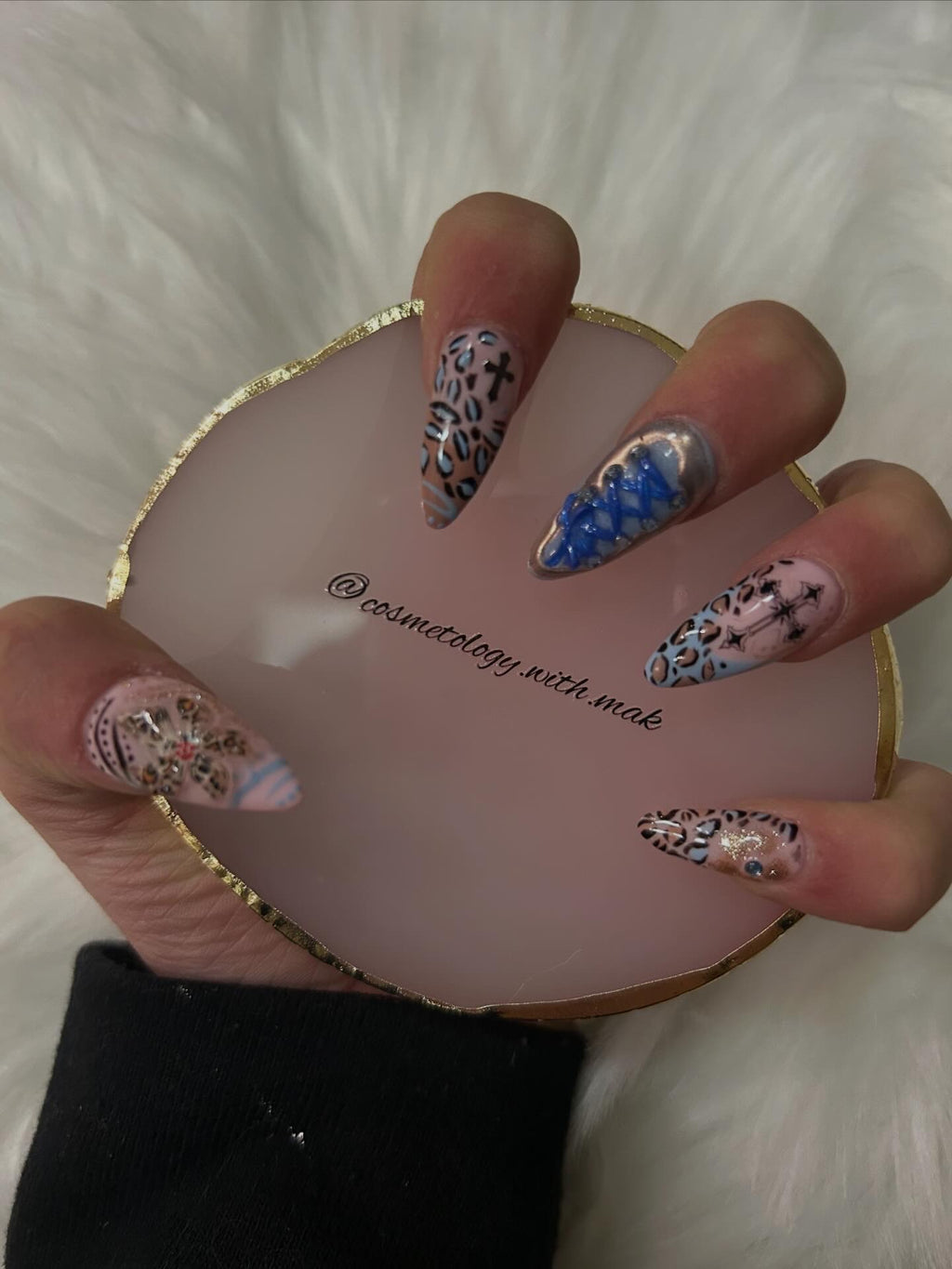 Customizable press on nail sets
