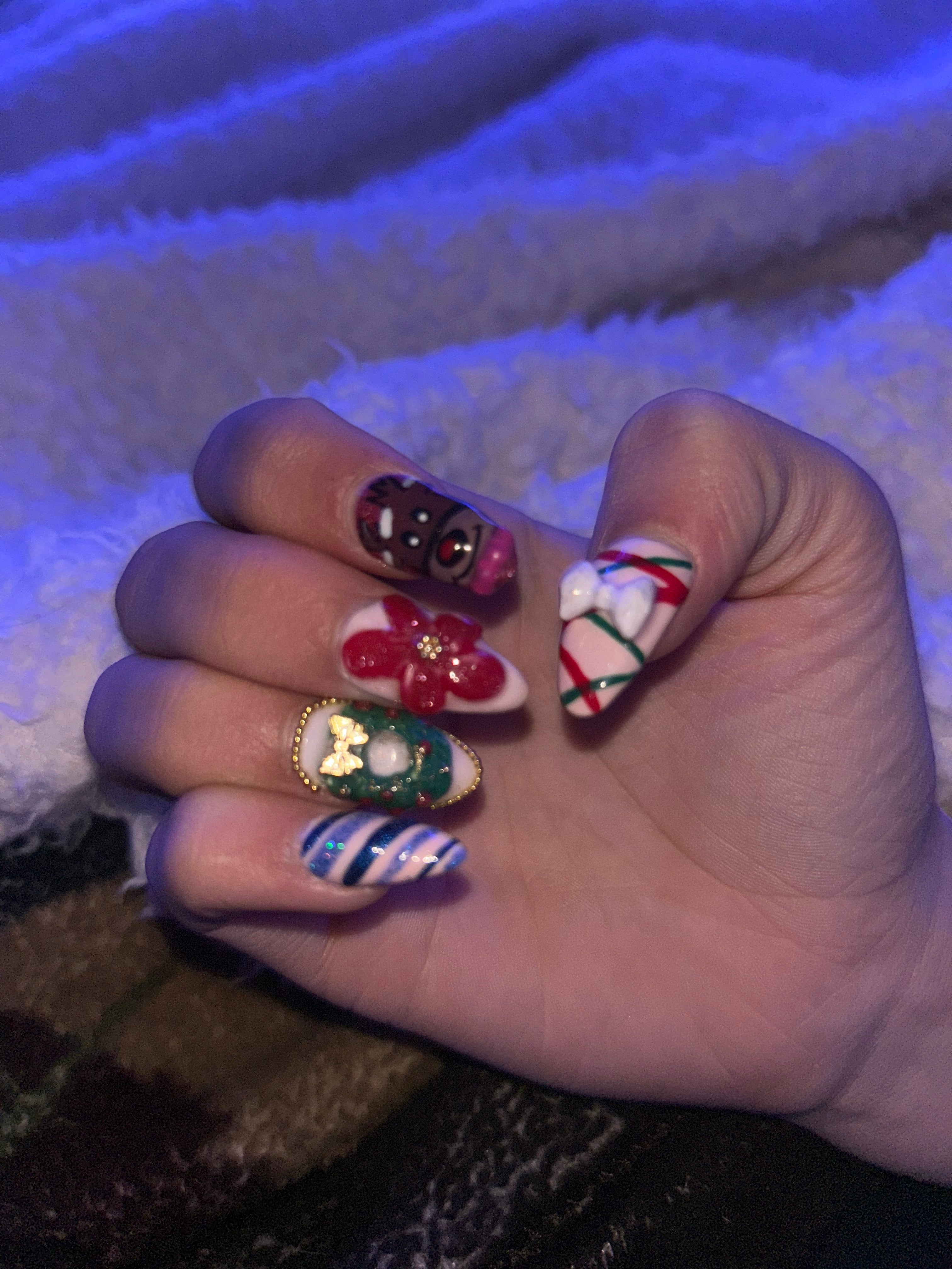 Customizable press on nail sets